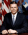 Роберт Макнамара, бакалавр 1937, президент Світового банку (1968–1981), секретар з оборони США (1961–1968), президент автомобілебудівної корпорації Ford Motor Company(1960)