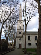 St Luke's Old Street (1727-1733), trabajo conjunto con John James, torre de Hawksmoor.