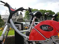 Station de Bicloo no 49, place Duchesse-Anne dans le centre ville de Nantes.