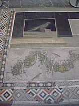 Mozaika s papouškem (Alexandrie, 2. stol. př. n. l.)