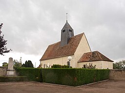 Kyrkan med krigsmonument