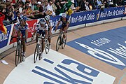 Weylandt (links) tijdens de finale van Parijs-Roubaix (2009).