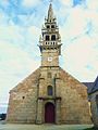 Milizac : la façade de l'église paroissiale Saint-Pierre.