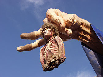 Mise en scène macabre devant une maison des horreurs durant le carnaval d'Ensenada, au Mexique. (définition réelle 2 240 × 1 680)