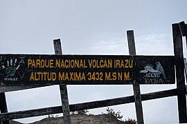 Irazu volcano CRI 01 2020 3820.jpg