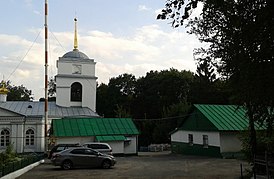 Центральный вход на кладбище (со стороны улицы Водопьянова). Вид на Митрофановскую (Митрофаньевскую) церковь