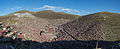 BUDDHISMO TIBETANO: L'accademia buddhista Larung Gar a Sêrtar, Garzê, in Sichuan. Fondata negli anni 1980, è oggi la città-monastero più grande al mondo, con circa 40.000 residenti di cui un decimo cinesi di etnia Han.