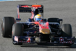 Sébastien Buemi toetsbestuur 'n Toro Rosso by Jerez