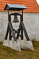 Klokkestablen ved Rolsø Ødekirke på Mols.