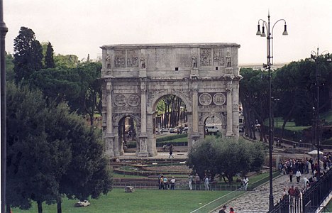 Arch view from Colosseo