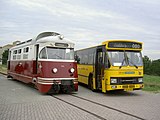 Van Oeveren-bus 40 uit 1986 en dieselloc RTM 1805 'Meeuw'