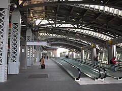 Mezzanine of Jamaica station in 2019