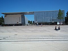 Complexe cinéma - théâtre Place des Jacobins.