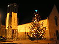L'église illuminée pour Noël.