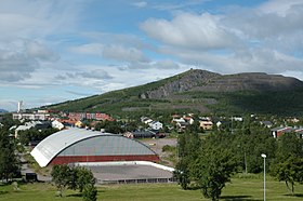 Vue de la montagne éventrée par la mine.