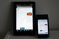 Kindle Fire (izquierda) comparado con el iPod Touch (derecha)