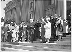 Aberhart, George VI and Queen Elizabeth in Edmonton 1939. A6557.jpg