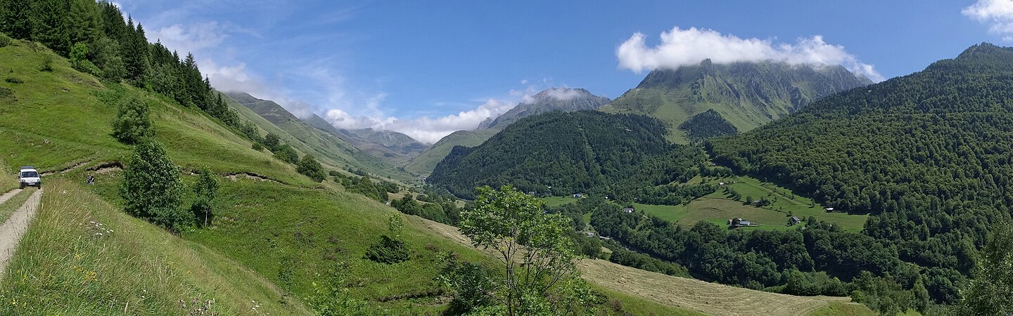 Vue du GR 10, près de Souriche, en direction du Tourmalet, vallée de Barèges