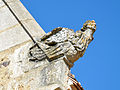 Sculpture d'ange sur l'église Notre-Dame d'Aulaines.