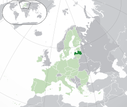 Местоположбата на  Латвија  (темнозелена) – на Европскиот континент  (светлозелена и темносива) – во Европската Унија  (светлозелена)  —  [Легенда]