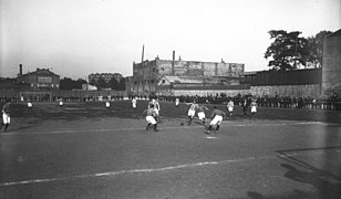 Le Red Star affrontant le CA Vitry, son voisin du sud de la capitale, le 22 septembre 1912 au stade de Paris à Saint-Ouen.