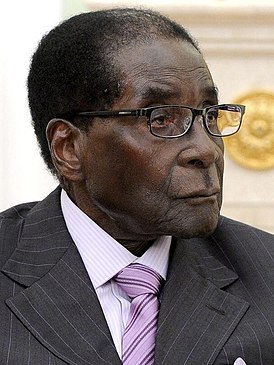 Роберт Мугабе в 2015 году