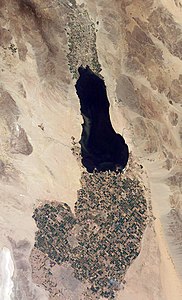 Der Saltonsee mit den Ausläufern des Coachella Valleys (oben) und dem Imperial Valley (unten). Links unten schließt sich Mexiko an.