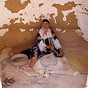 Примитивни жрвањ за млевење житарица (берберско село, Тунис).
