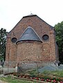 Arrière de l'église côté route.