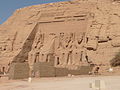 Fațada Templului lui Ramses al II-lea⁠(fr)[traduceți] de la Abu Simbel⁠(en)[traduceți]