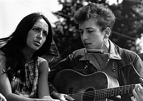 Joan Baez kun Bob Dylan en 1963