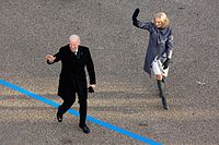 Joe és Jill Biden sétálnak Obama második beiktatási ünnepségén a washingtoni Pennsylvania Avenue-n 2013. január 21-én.