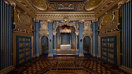 Baroque Ionic pilasters and columns in the bedroom of Hedvig Eleonora, Drottningholm Palace, Ekerö Municipality, Sweden, by Nicodemus Tessin the Elder, 1662-1681[6]