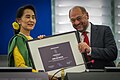 23 octobre 2013 Remise du prix Sakharov à Aung San Suu Kyi, hier à Strasbourg, et déjà les photos sur Commons