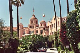 Beverly Hills Hotel vid Sunset Boulevard var det första stora byggprojektet i hela området och öppnade 1912.