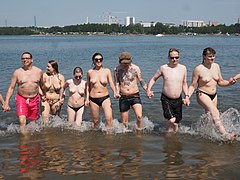 Top-free flash mob at Hietaniemi beach 2.jpg