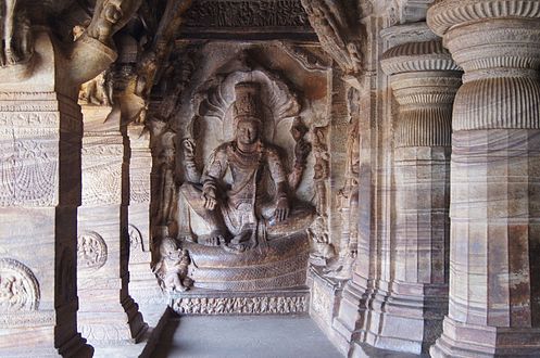 imazh i Vishnu-s në tempullin shpellor Vaishnava nr.3