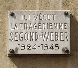 Plaque au no 83.