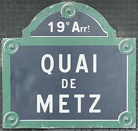 Voir la plaque.