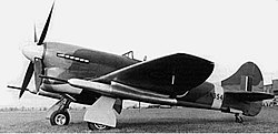 Tempest F. Mk. V Serie 2 med experimentella 47 mm PV (Class-P "Vickers") pv-akan-kapslar.