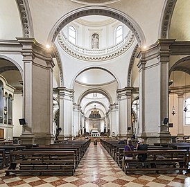 L'imponente interno della Cattedrale