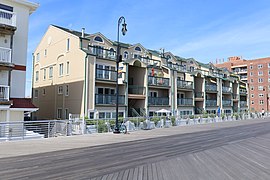 Building on Long Beach boardwalk