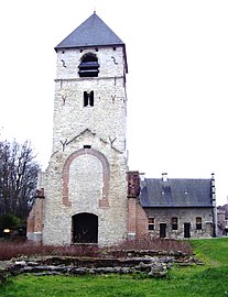 Antiga torre románica en Neder-Heembeek.