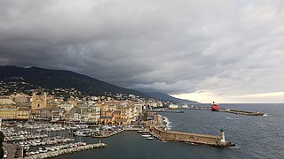 Port de Bastia vue de la terrasse de l'Hotel du Gouverneur.jpg