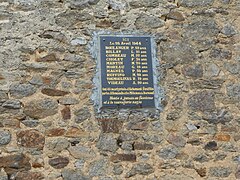 Les Merles, plaque sur la grange en mémoire du 28 avril 1944.