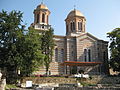 St. Peter and Paul Cathedral in Constanţa met op de voorgrond de opgravingen van de vroegere stad Tomis