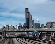 藍水號列車駛離芝加哥聯合車站，伊利諾伊州芝加哥