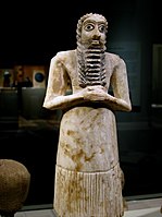 Шумер з Ешнунни на молитві, скульптура з храму Тель-Ахмар 2750-2600 до н. е.