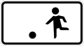 Zusatzzeichen 1010-10 erlaubt Kindern auch auf der Fahrbahn und dem Seitenstreifen zu spielen