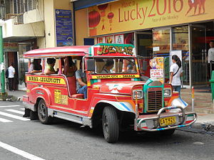 Un yipni en Ciudad Legzpi, Filipinas.